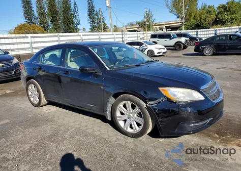 2011 Chrysler 200 Touring z USA, uszkodzony, nr VIN 1C3BC1FB9BN576744